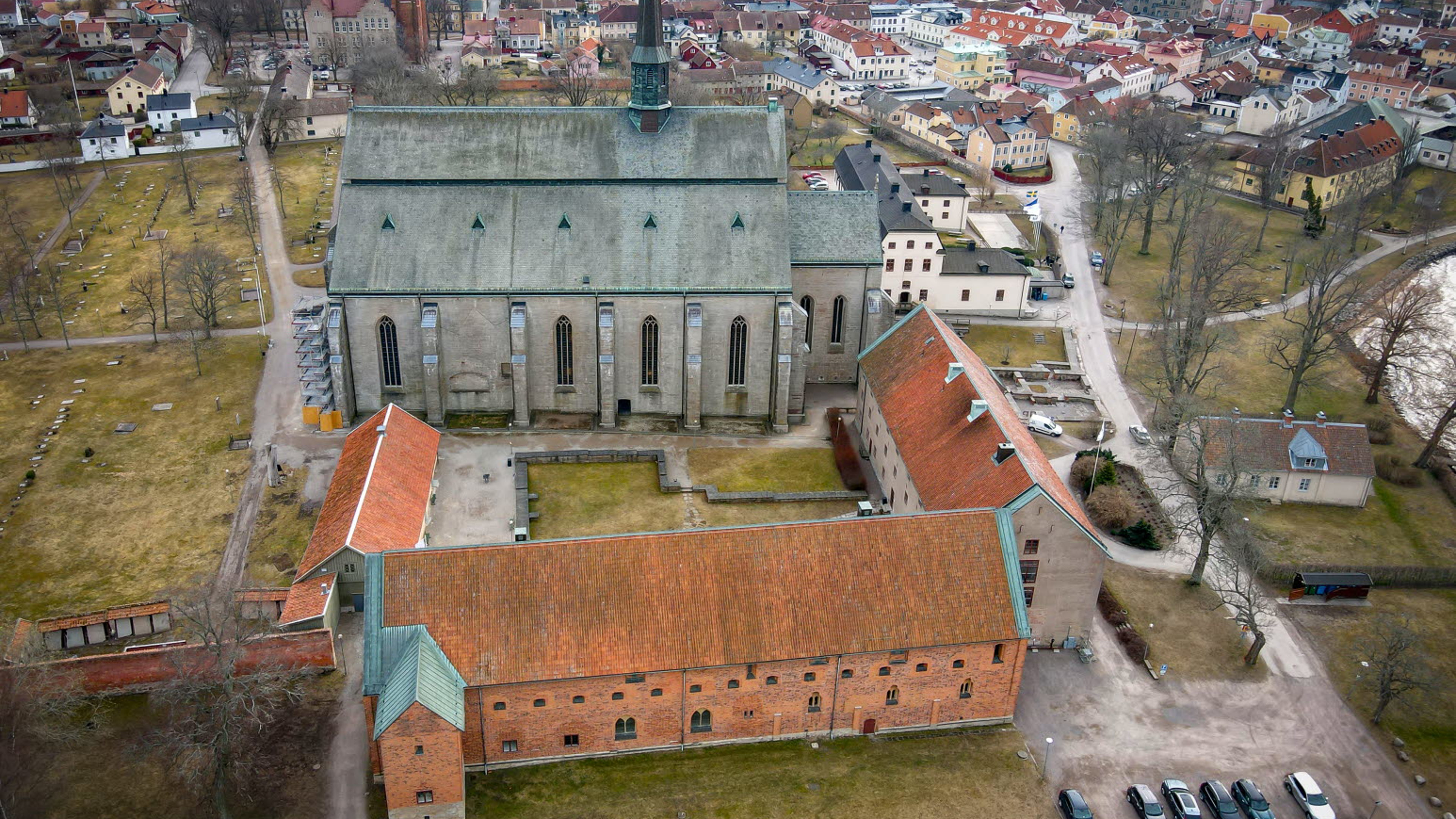 Bild ovanifrån på klosterområdet i Vadstena.