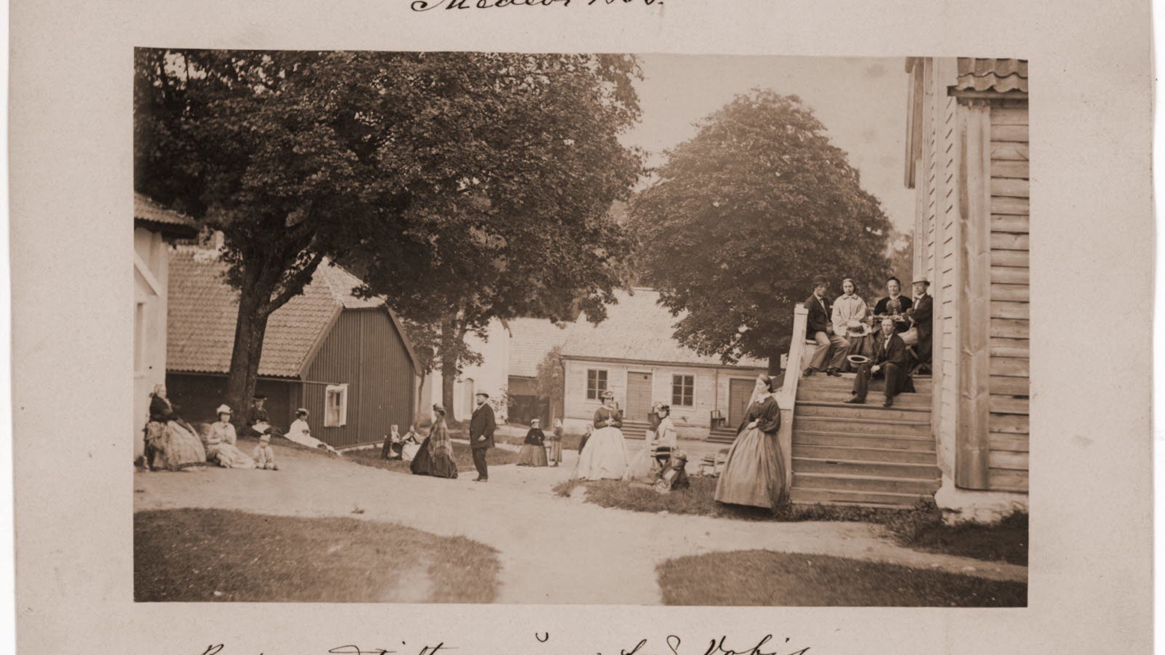 Bild från Medevi brunn år 1866; "Backen till stora gången från Vobis". Fotografen är okänd.