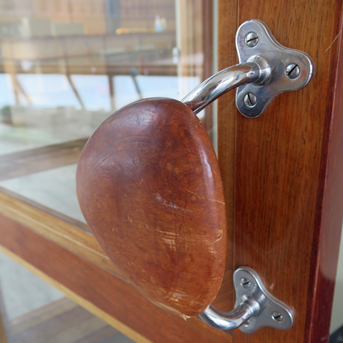 Interiör i Östergötlands museums huvudbyggnad i Linköping, byggd 1939 i funktionalistisk stil.