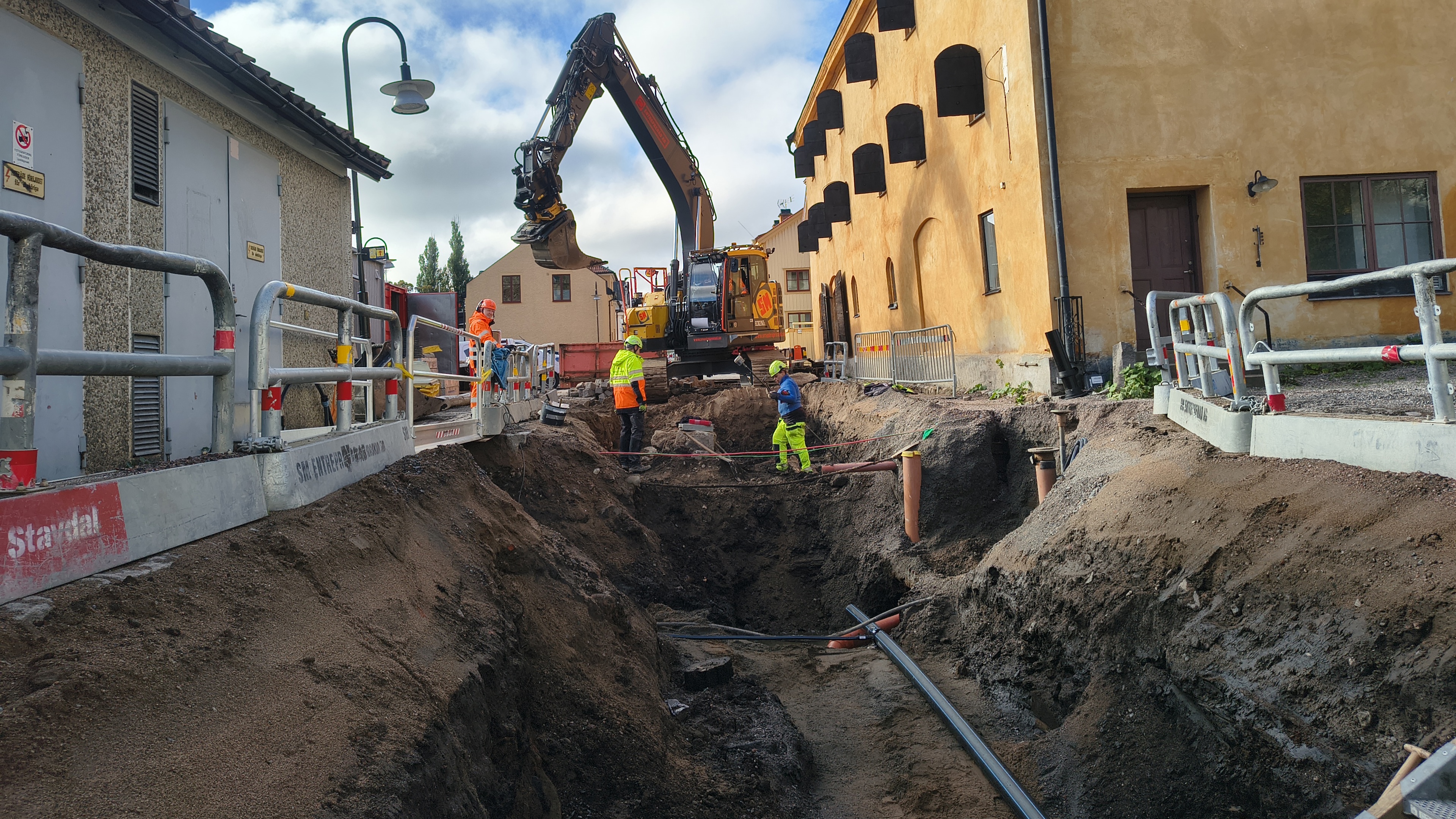 Arkeologisk undersökning på Munkbrogatan i Söderköping.