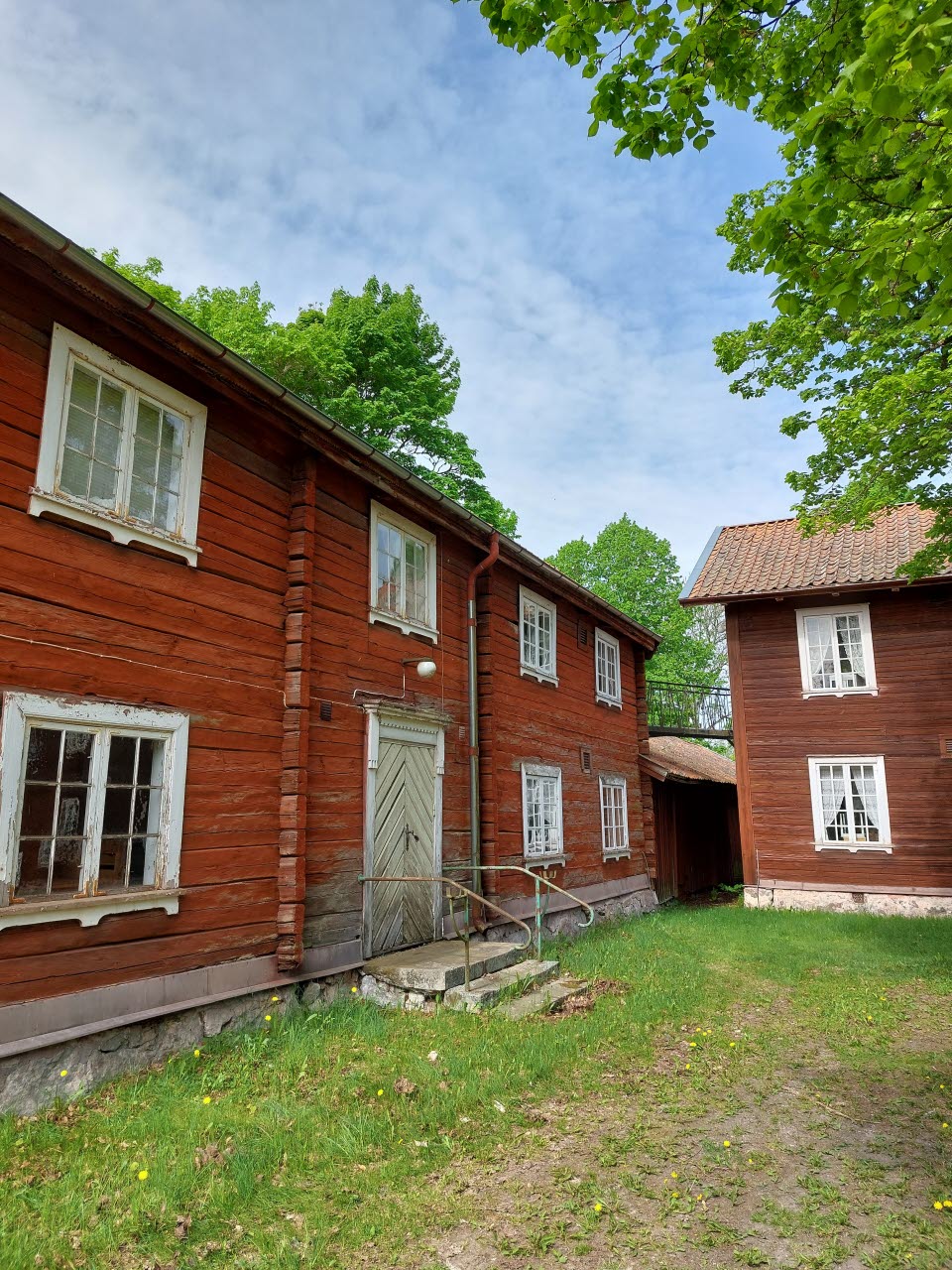 Exteriörbild på en av lasarettsflyglarna på Medevi Brunn.