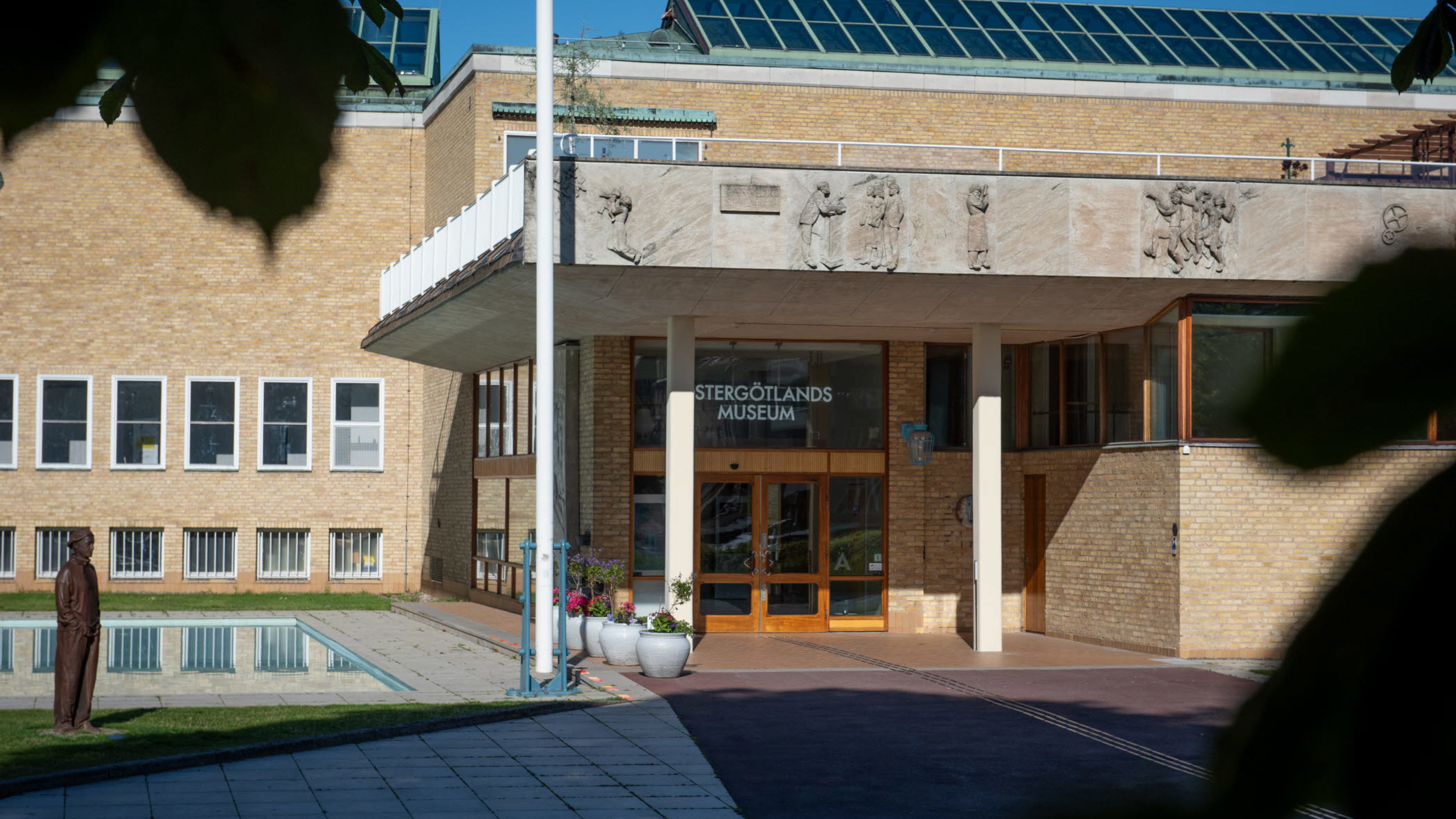 Östergötlands museums entré.