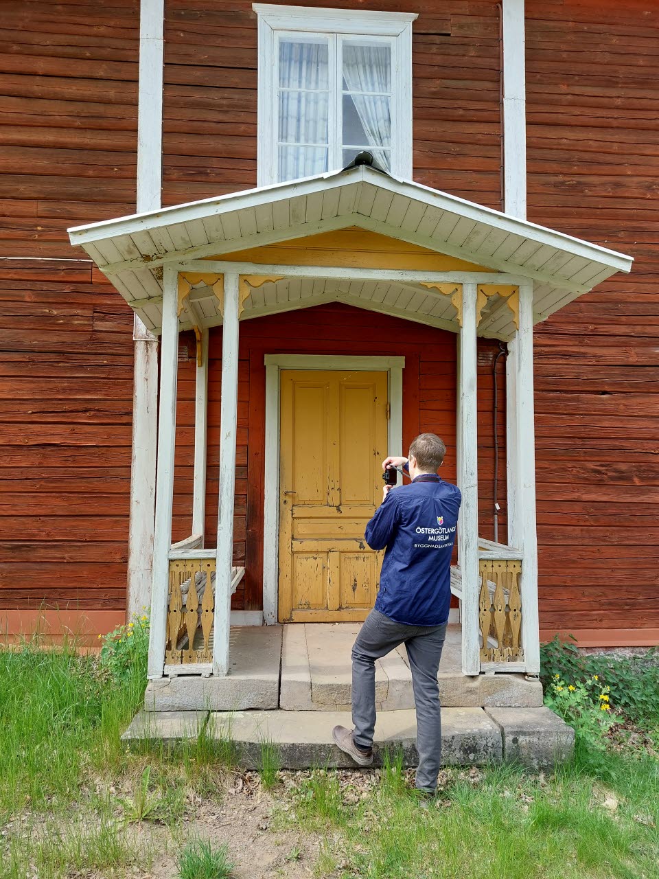 Exteriörbild från Medevi Brunn med byggnadsantikvarie Johan Bergström.