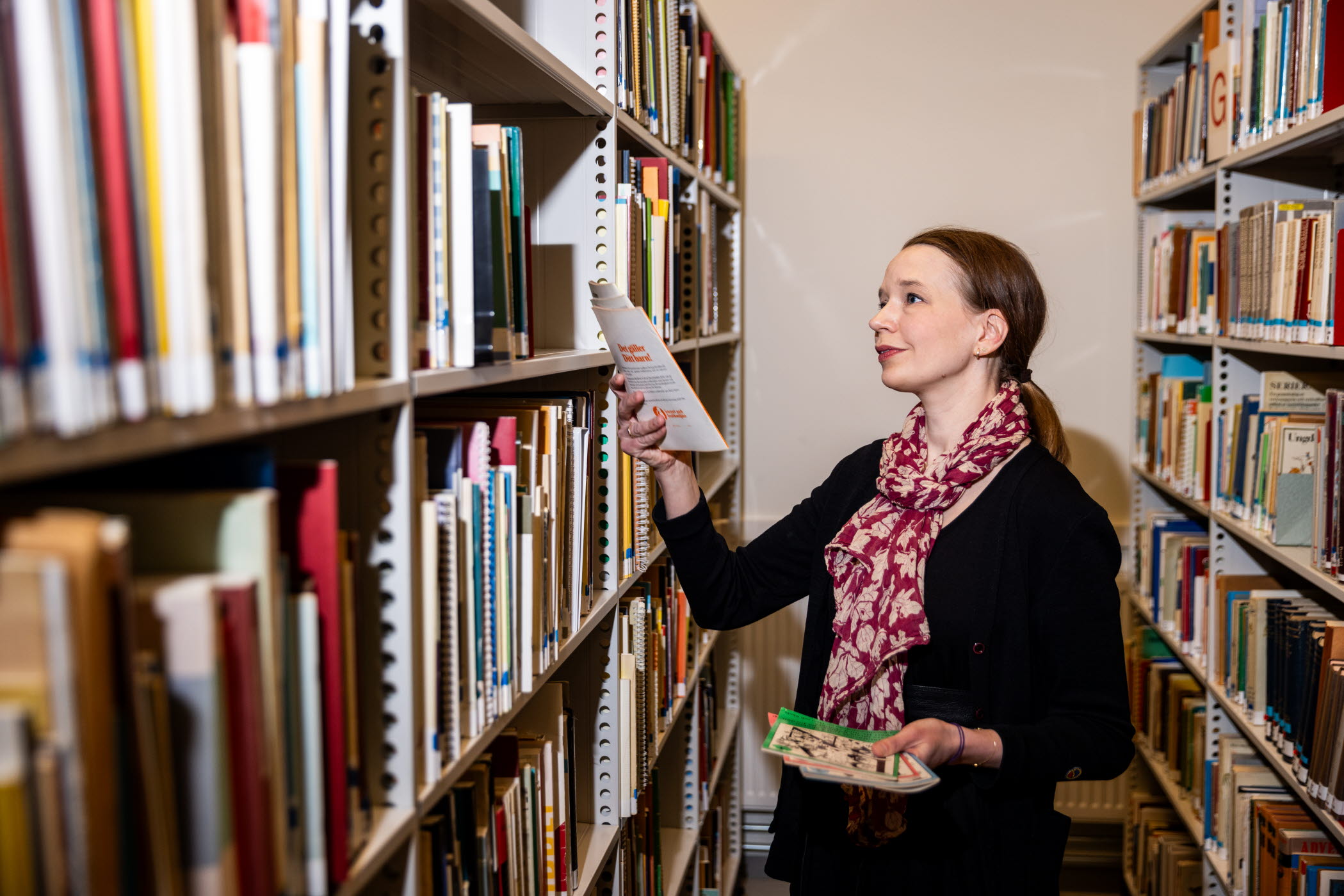 Sara Backman Prytz föreläser utifrån sin bok Kvinnoriket.